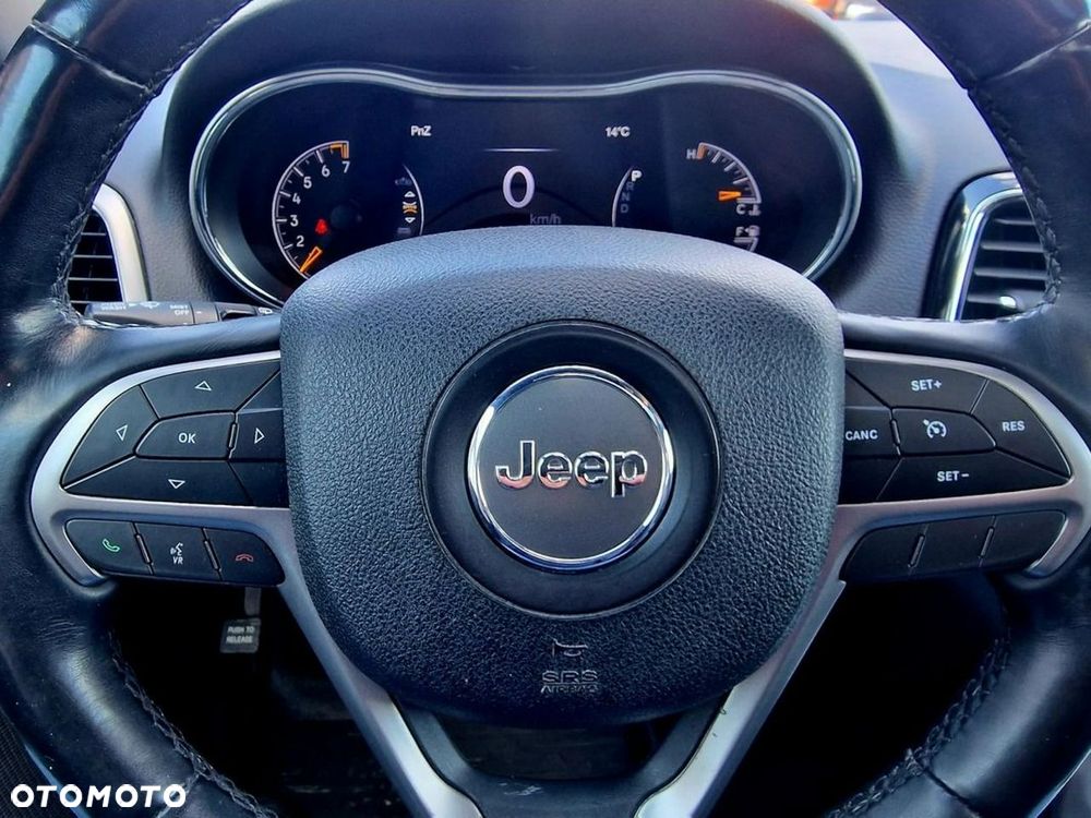 Jeep Grand Cherokee - 23