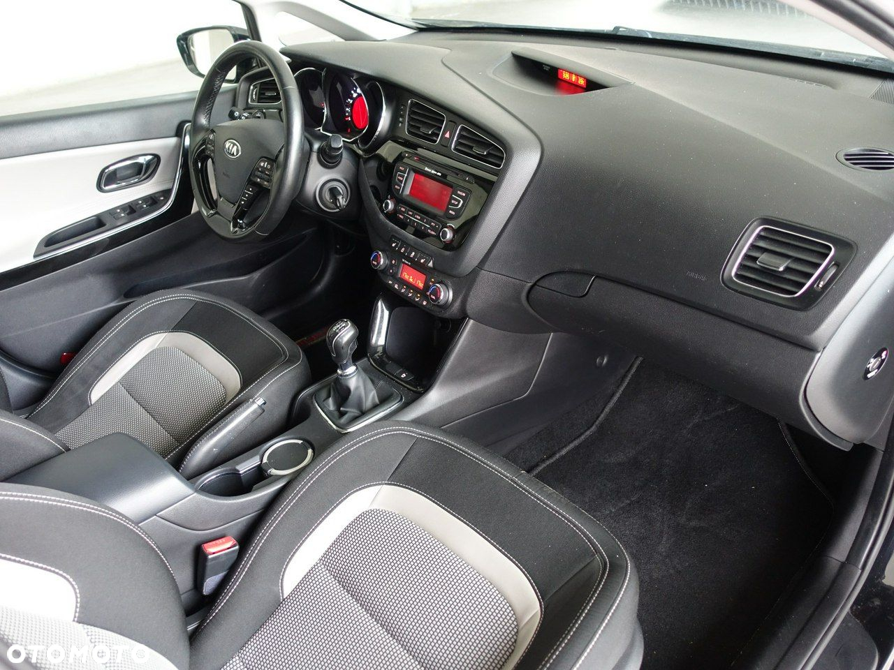 Kia Ceed 1.6 CRDi 128 Spirit - 19