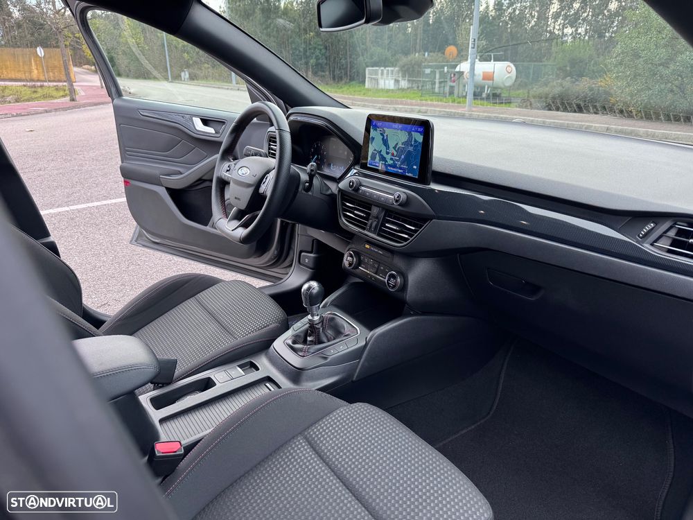 Ford Focus 1.0 EcoBoost MHEV ST-Line - 16