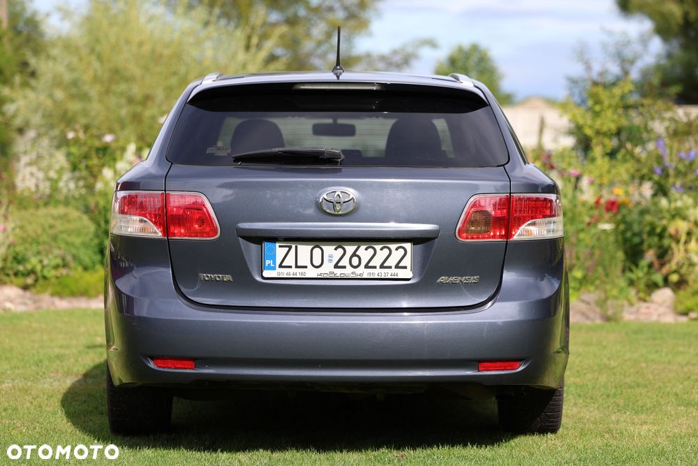 Toyota Avensis - 5