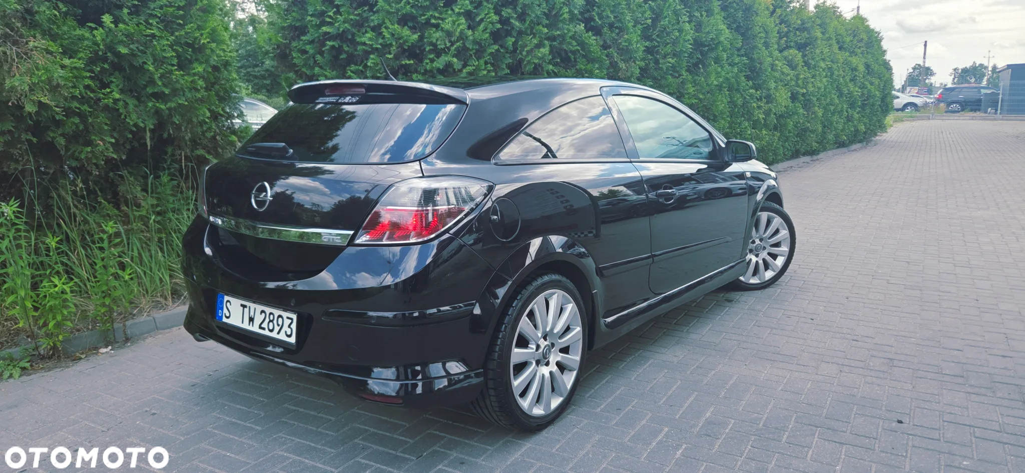Opel Astra GTC 1.8 Cosmo - 16