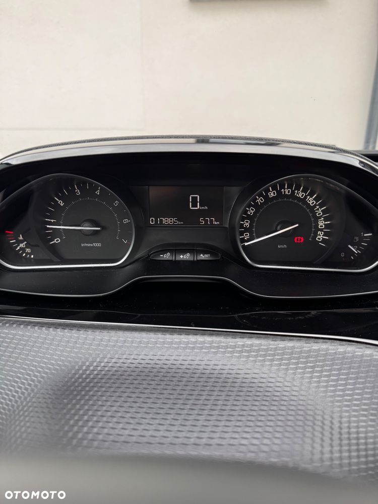 Peugeot 208 PureTech 82 Stop & Start Signature - 19