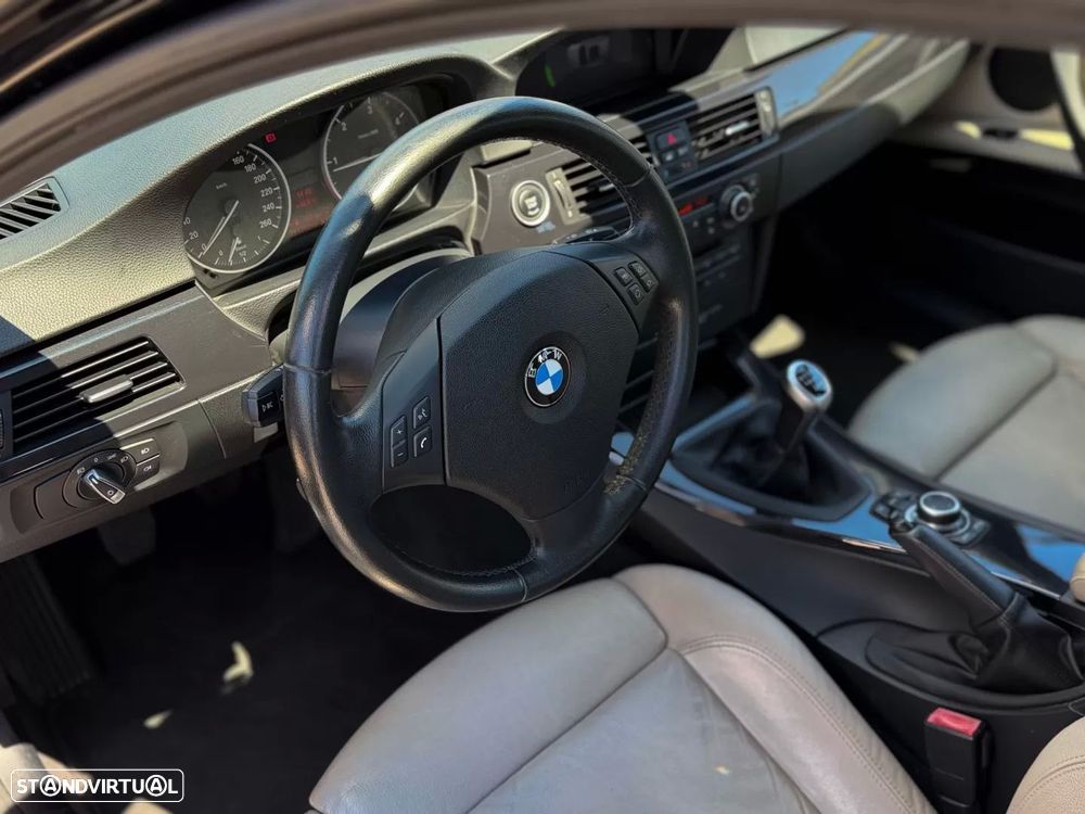 BMW 320 d Line Luxury - 8