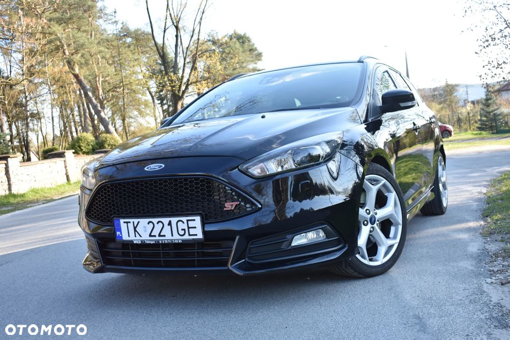 Ford Focus 2.0 EcoBoost ST mit Leder-Sport-Paket - 21
