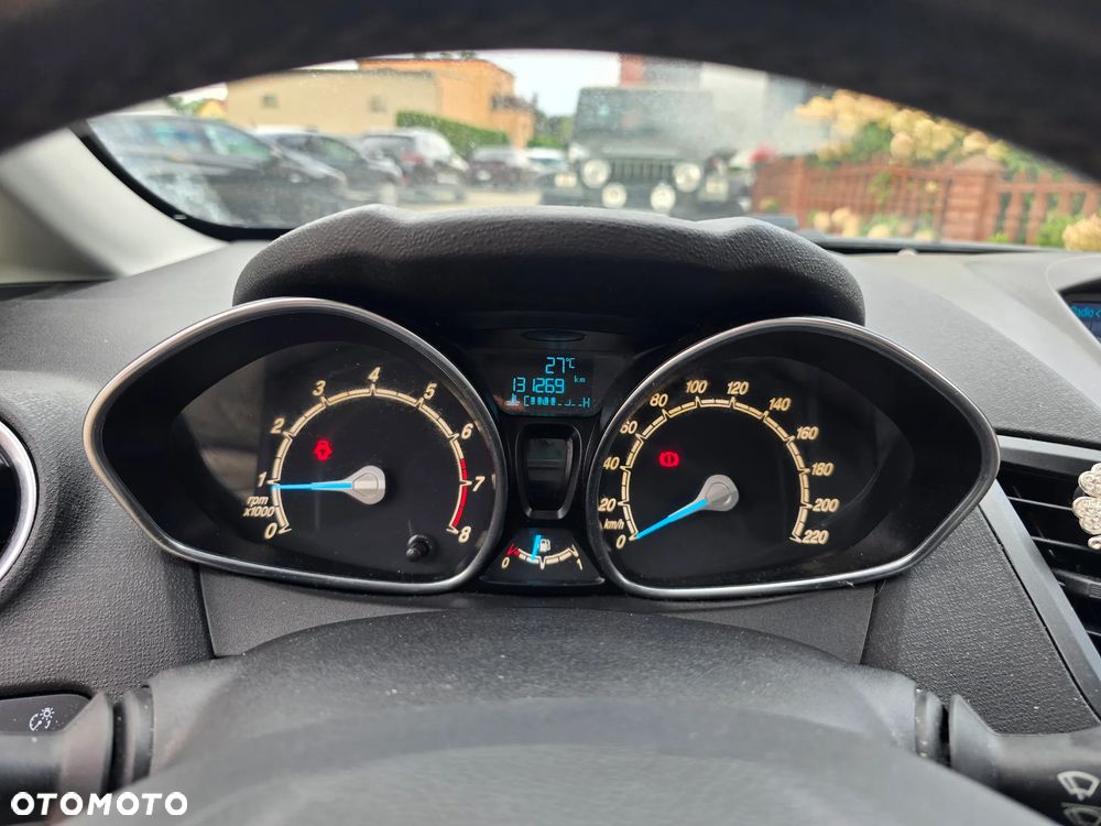 Ford Fiesta - 24