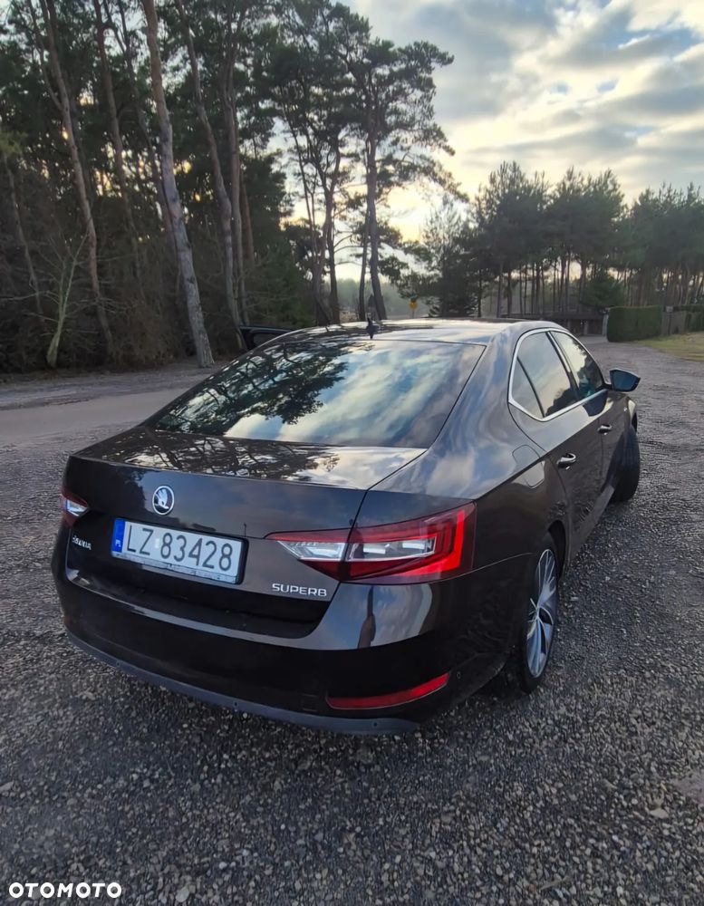 Skoda Superb 2.0 TDI L&K DSG - 3