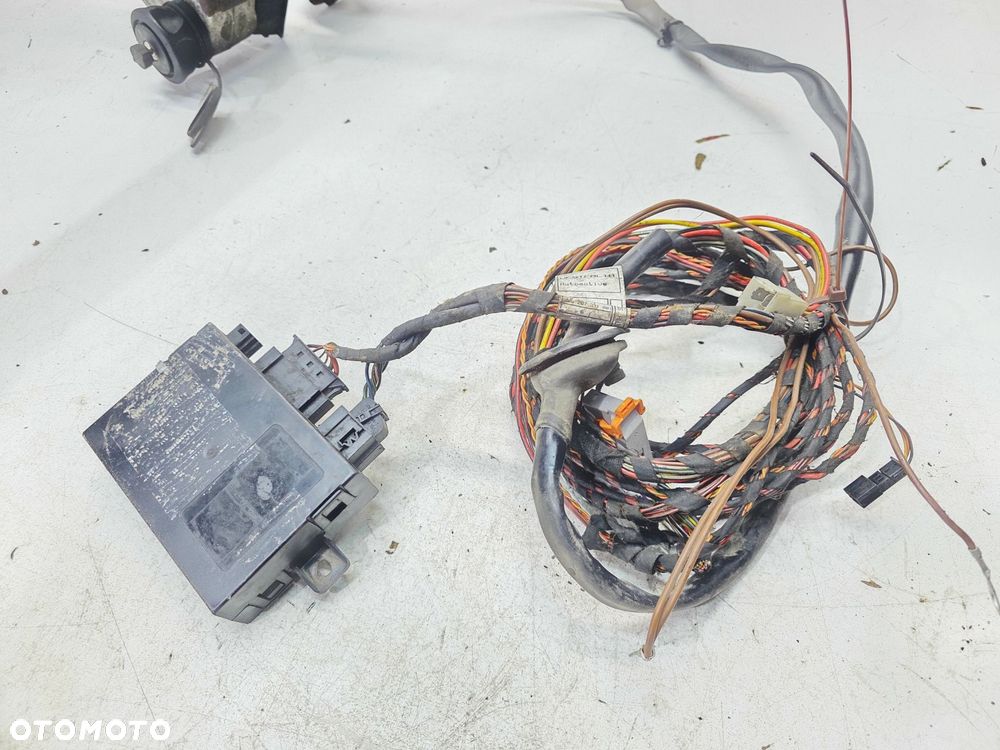 HAK HOLOWNICZY WYPINANY AL-KO AUDI A4 B7 8E0092155B 8E0800495A - 8