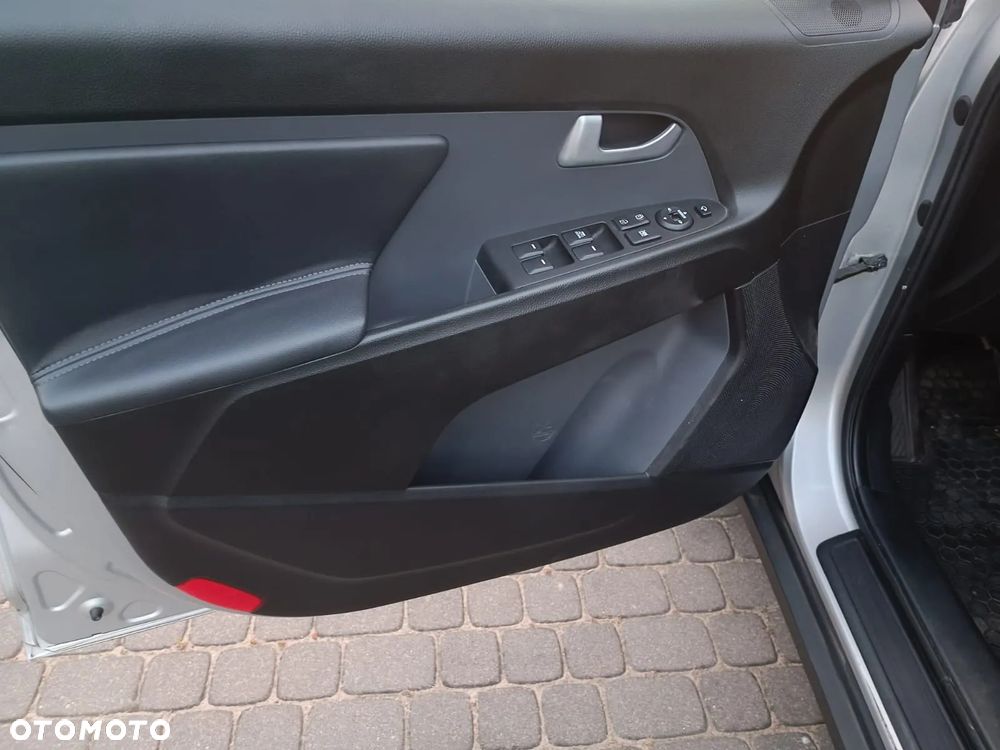 Kia Sportage 2.0 L - 12