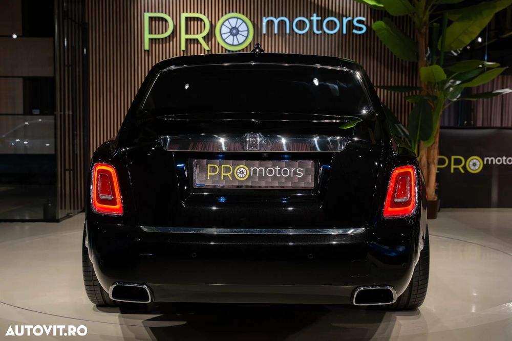 Rolls-Royce Phantom - 3