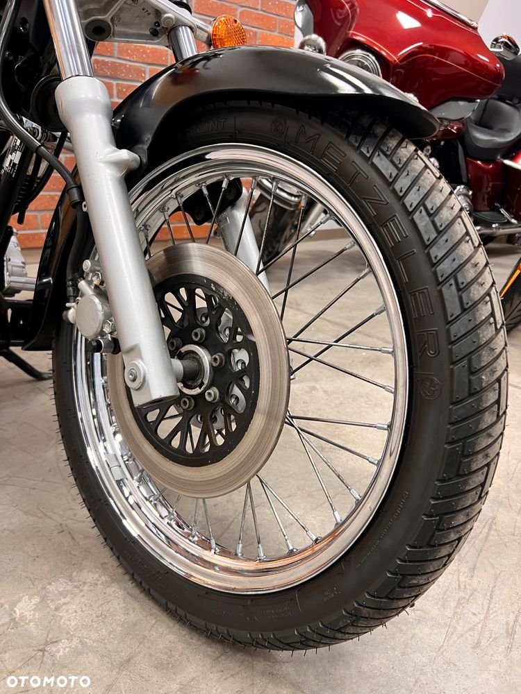 Suzuki Intruder - 4