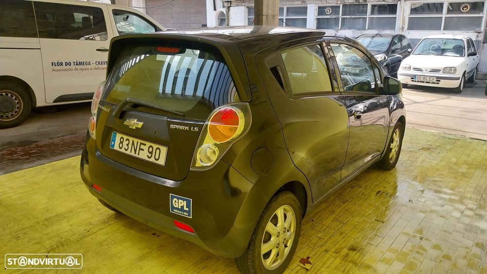 Chevrolet Spark 1.0 L Bi-Fuel - 21