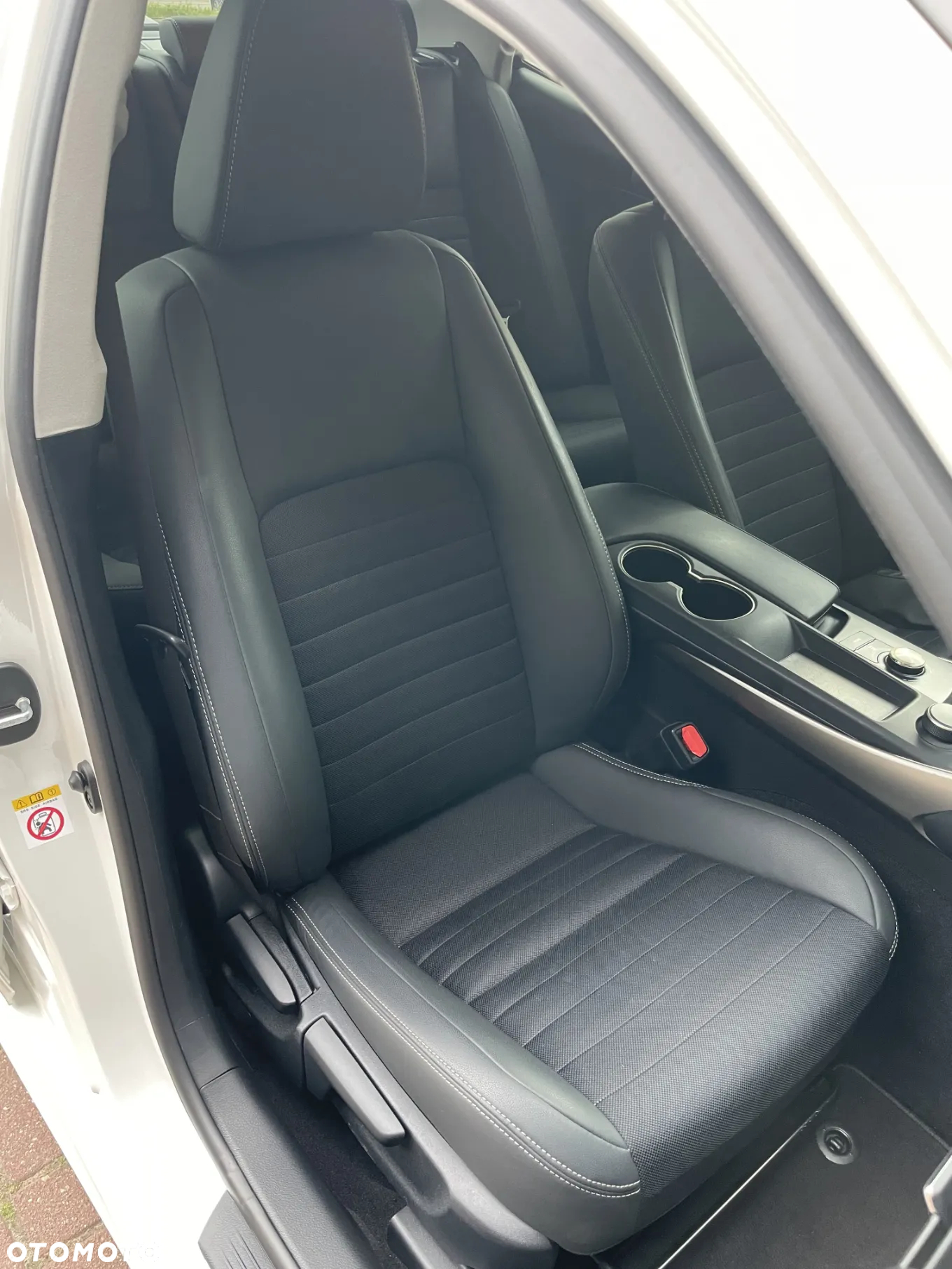Lexus IS 200t Elegance - 17