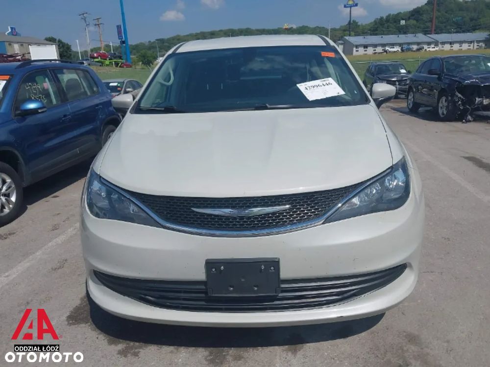 Chrysler Pacifica - 2