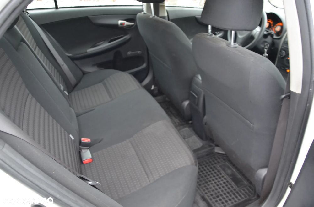 Toyota Corolla 1.4 D-4D Sol - 21