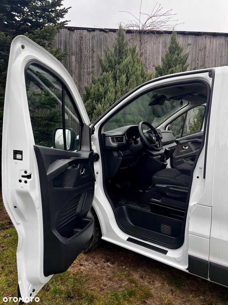 Renault Trafic - 15