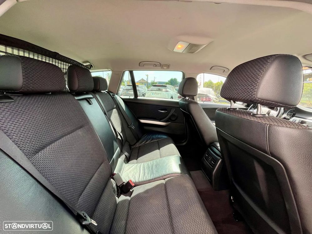 BMW 318 d Touring - 13
