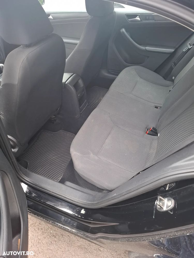 Volkswagen Jetta - 7