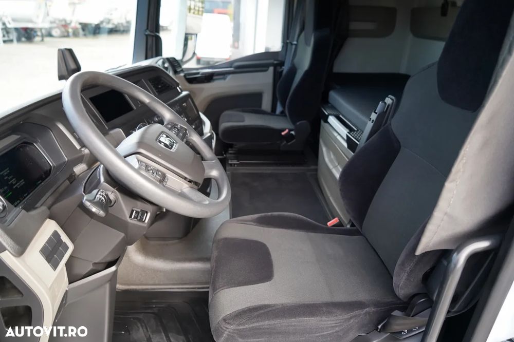 MAN TGX 26.470 / 6x2 / CORTINĂ / SOLO / 6x2 / 120 m3 / PUNȚĂ RIDICATĂ / I-PARK COOL / BALANȚĂ PODEA / - 26