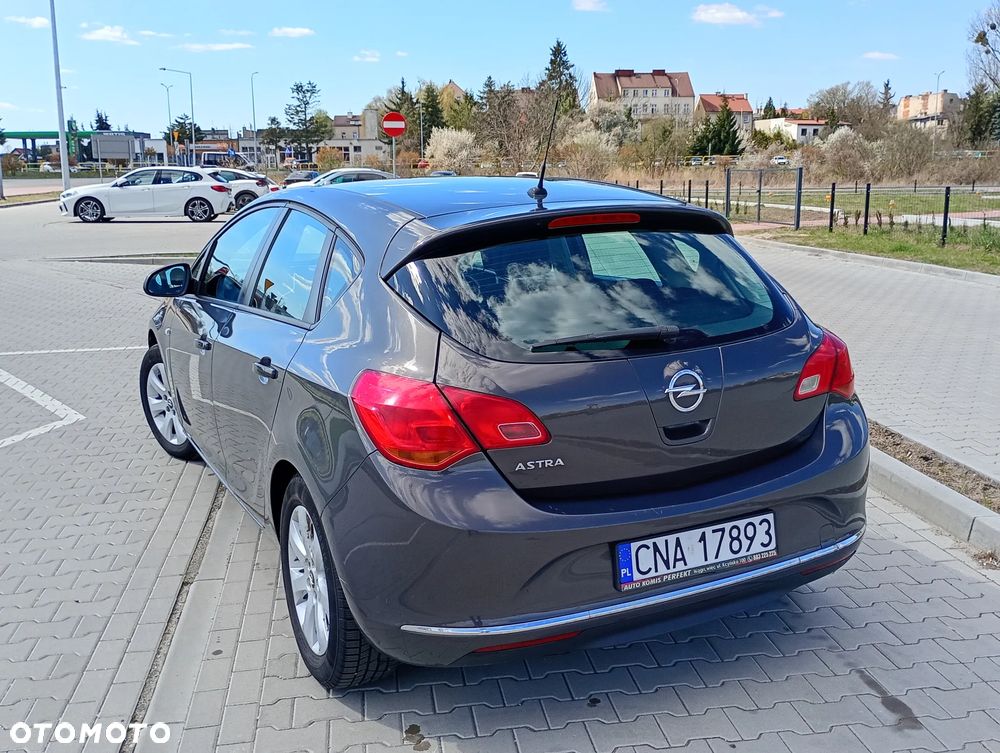 Opel Astra 1.6 Enjoy EU6 - 4