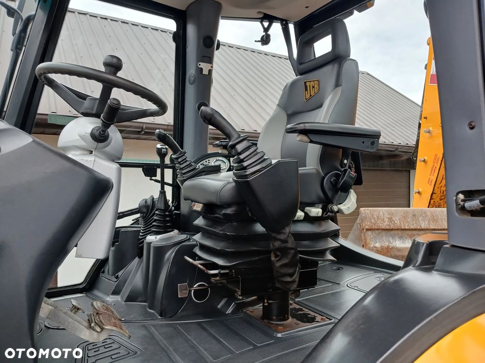 JCB 4CX/JOYSTICK/NOWE OPONY - 36