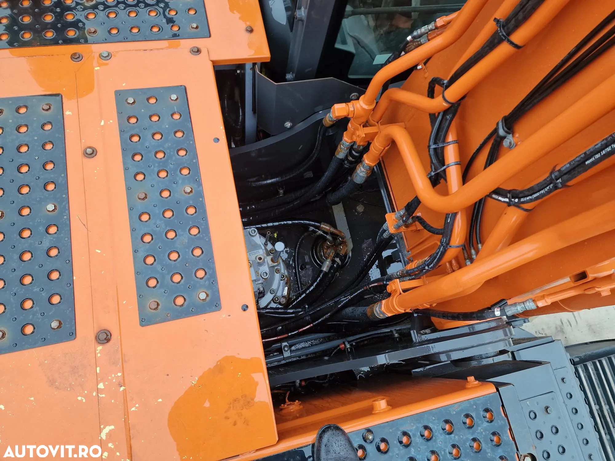 Hitachi ZX350-7, 37t, cupa NOUA 2,2mc, inst picon, a dous inst hidr, 3 pompe HITACHI, posibilitate leasing, STARE CA NOU-PRET DE CRIZA 179.000 EUR+Tva - 32