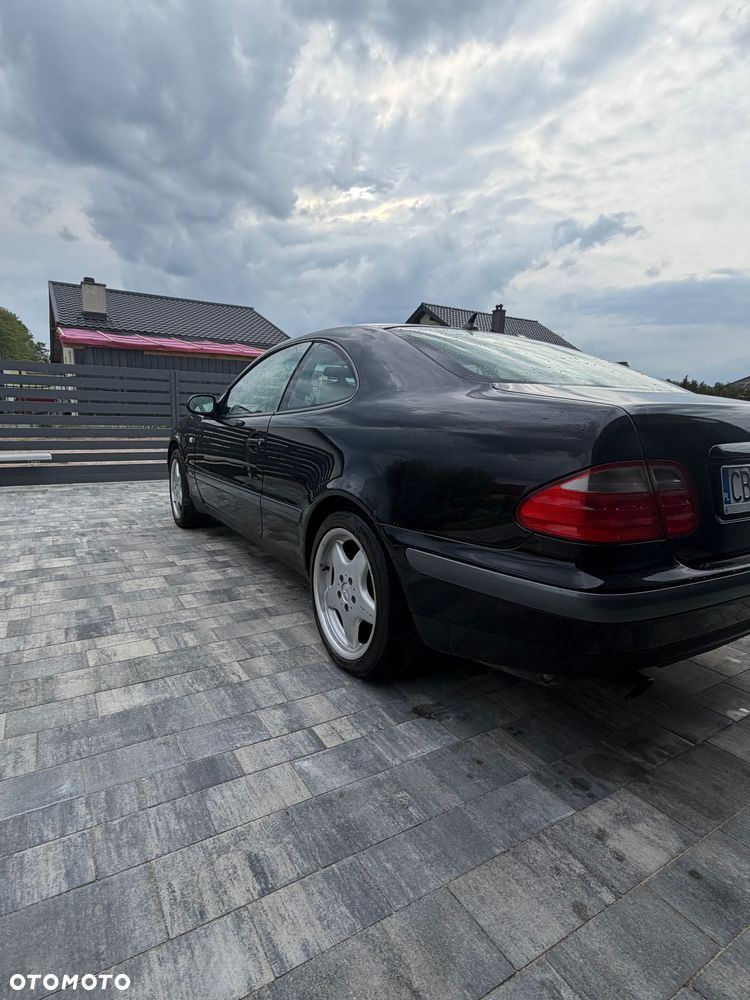 Mercedes-Benz CLK - 4