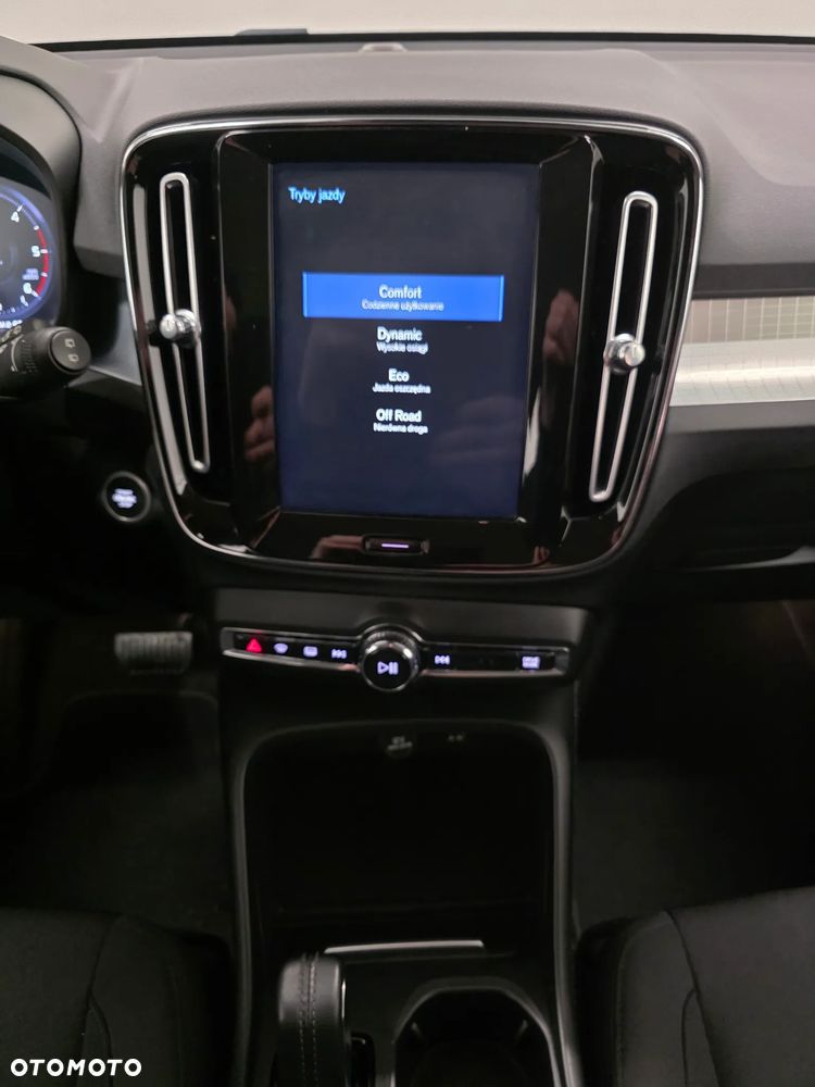 Volvo XC 40 D3 SCR R-Design - 12