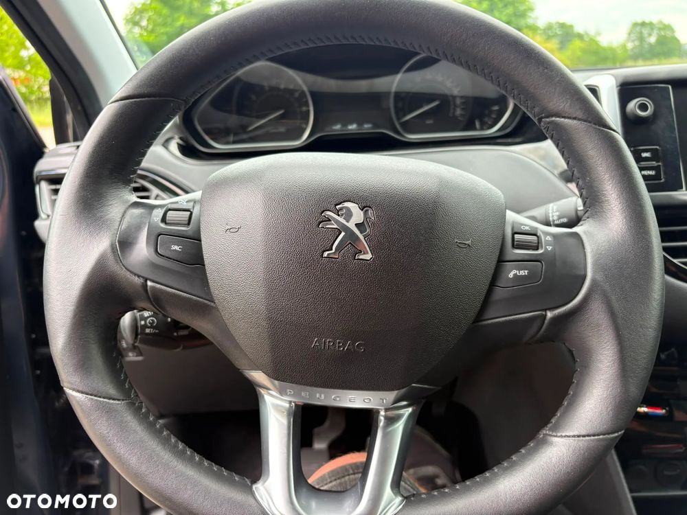 Peugeot 208 1.2 PureTech GPF Signature S&S - 15