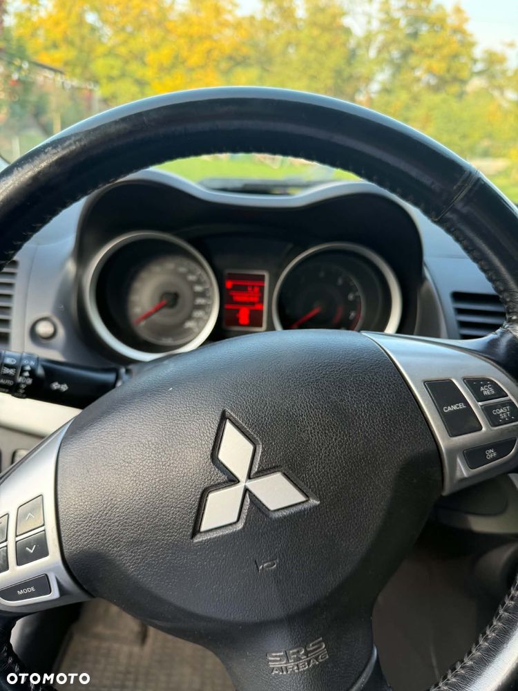 Mitsubishi Lancer 1.8 Invite - 9