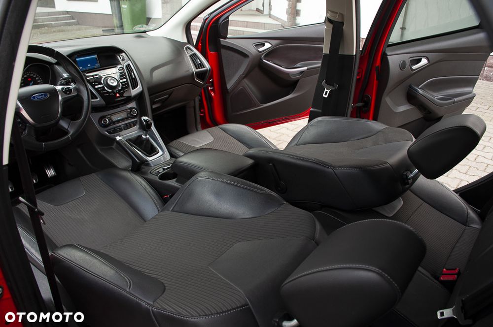 Ford Focus 1.6 EcoBoost Start-Stopp-System Titanium - 24