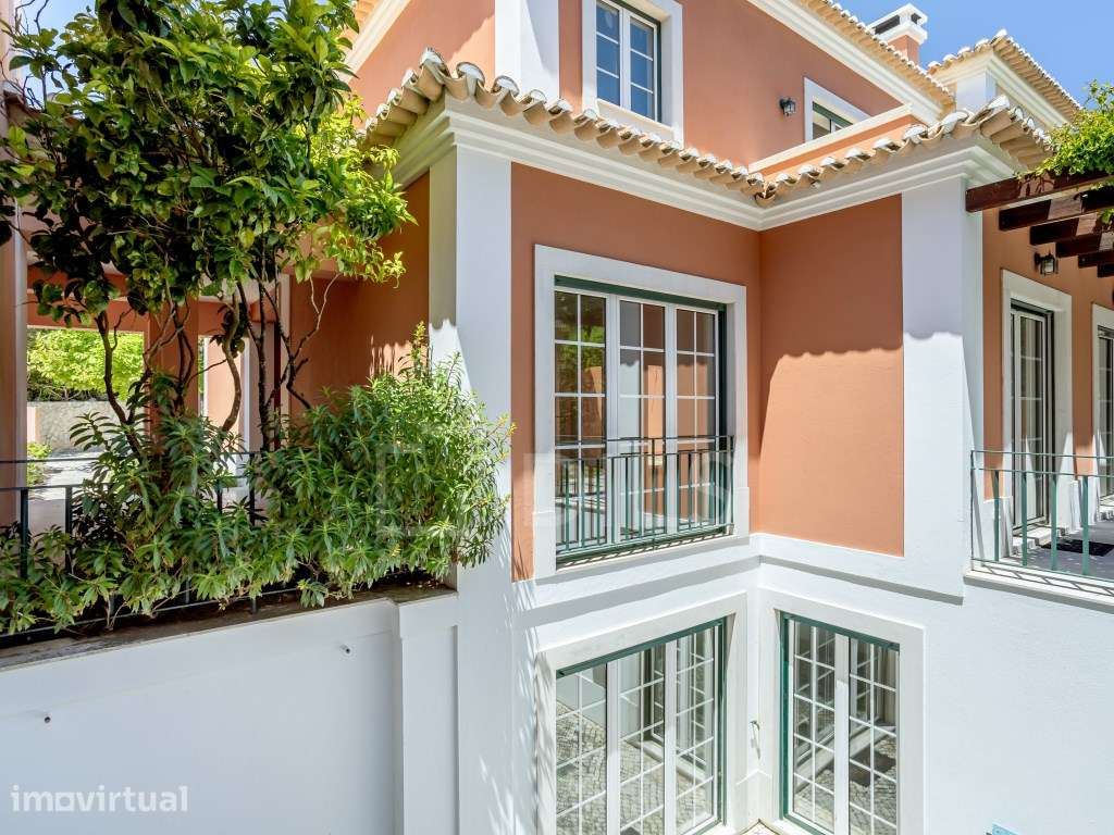 Moradia T4+1 , inserida em condomínio fechado, em Bicesse, Cascais - Grande imagem: 4/41