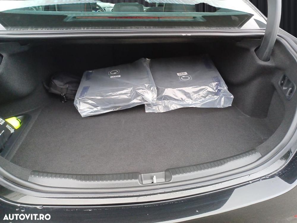 Mercedes-Benz C 400 e 4Matic 9G-TRONIC AMG Line - 21