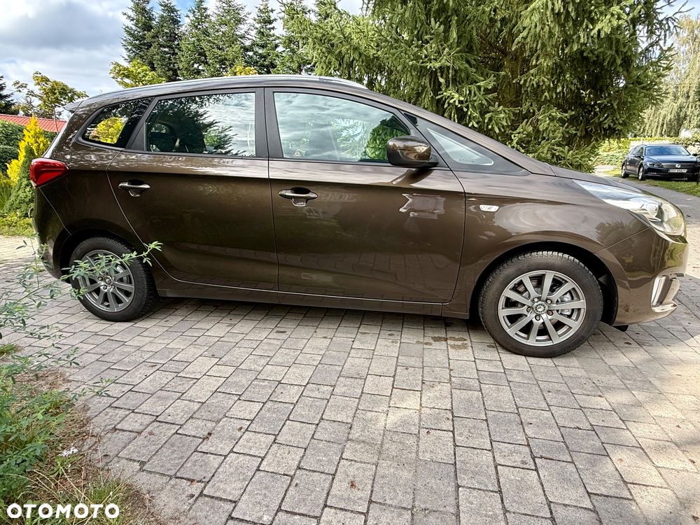 Kia Carens - 3