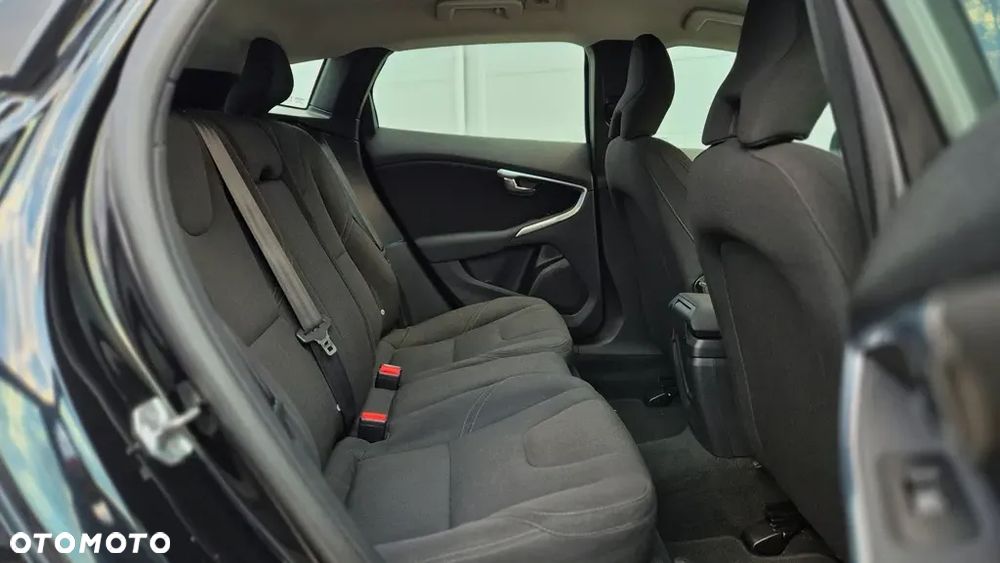Volvo V40 T3 Momentum - 9