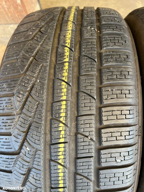 vând 2 anvelope 255/45/19 Pirelli de iarnă foarte bune - 3