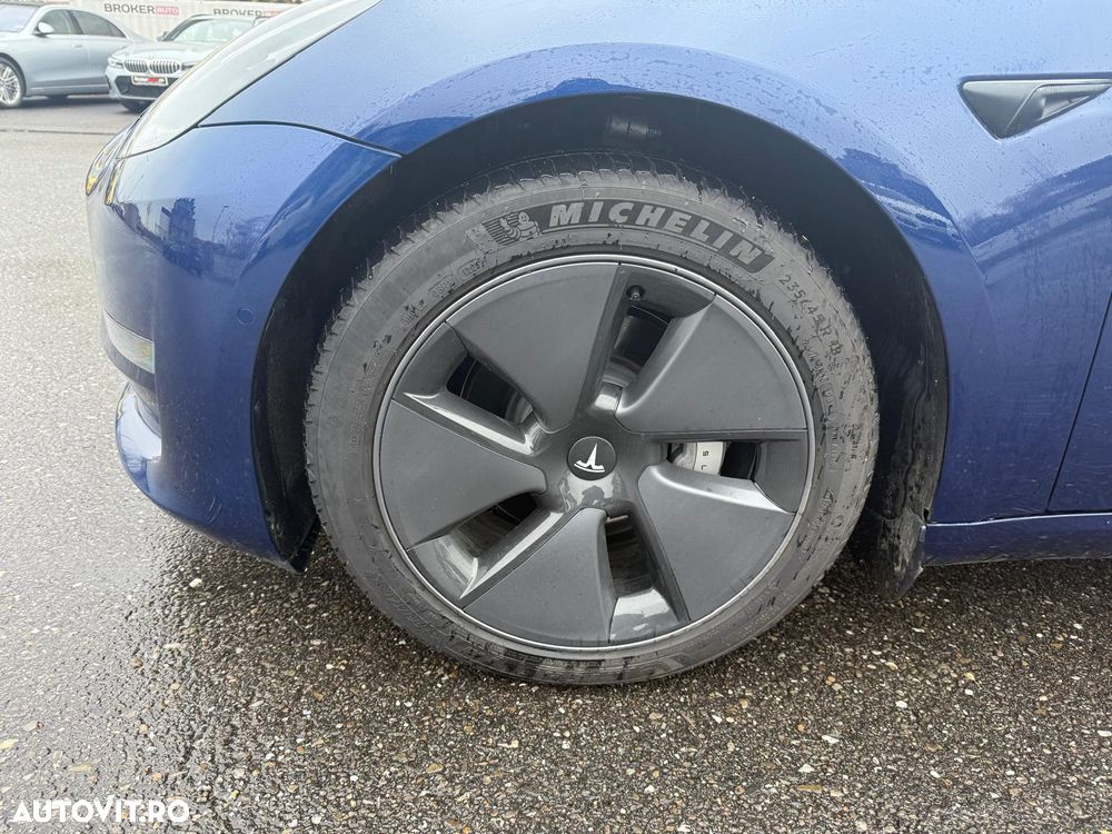 Tesla Model 3 - 18
