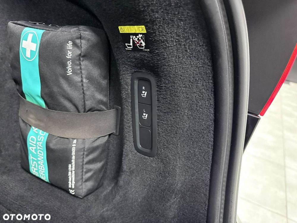 Volvo V90 D4 Geartronic Momentum Pro - 34
