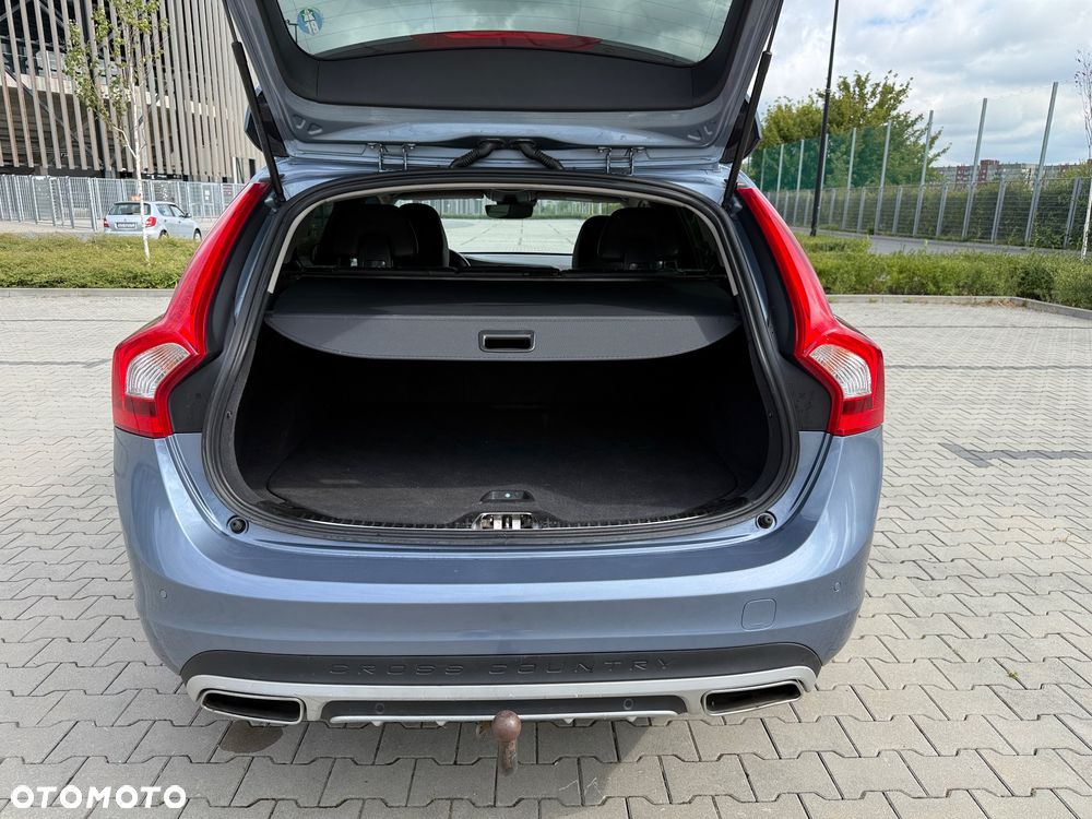 Volvo V60 Cross Country - 25