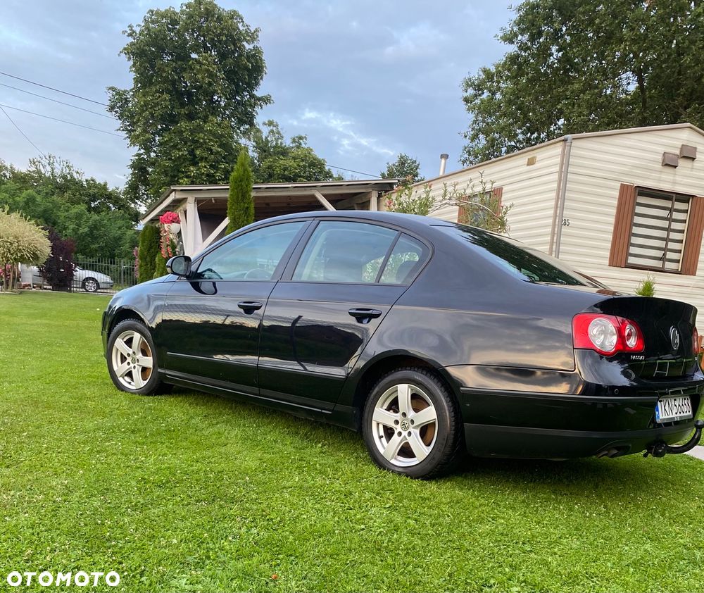 Volkswagen Passat 1.9 TDI Comfortline - 4