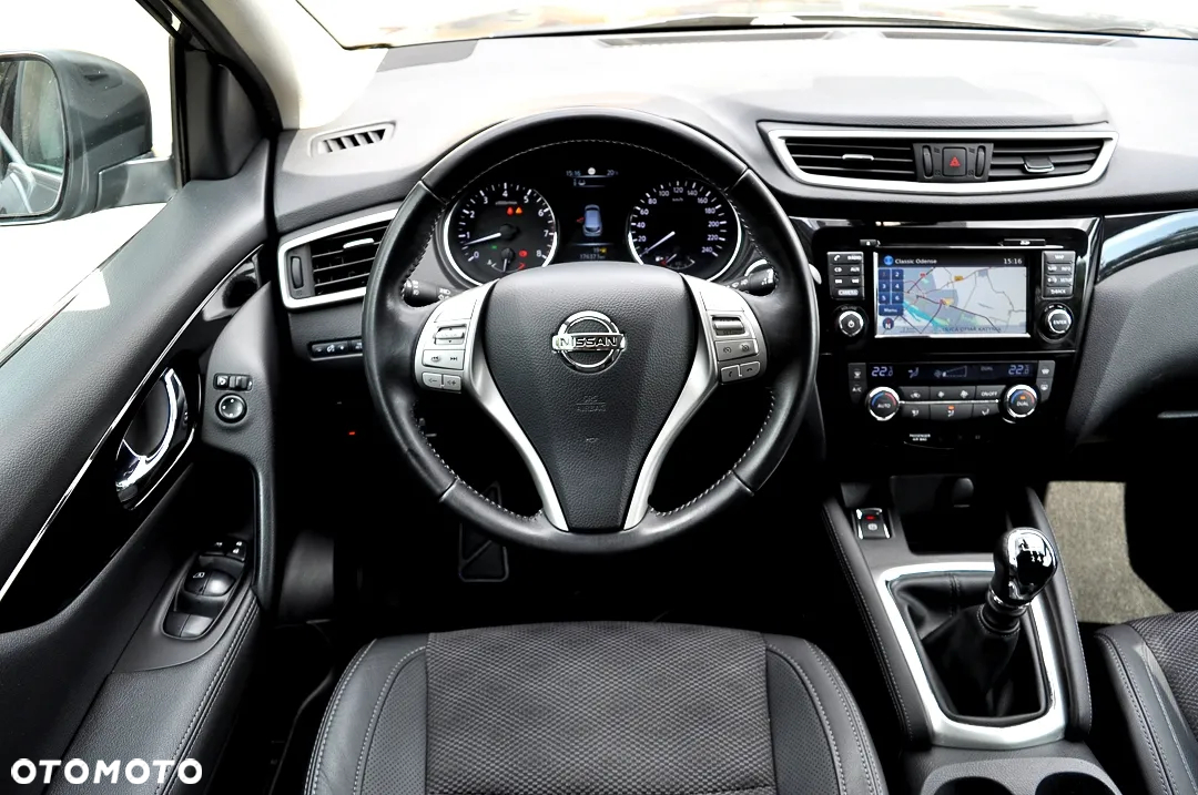 Nissan Qashqai 1.6 DIG-T Tekna - 4