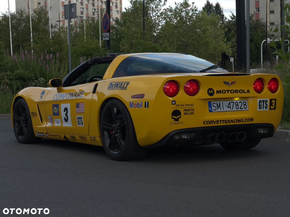 Chevrolet Corvette - 23