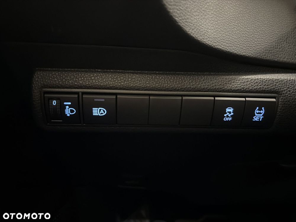Toyota Corolla 1.8 Hybrid Comfort - 18