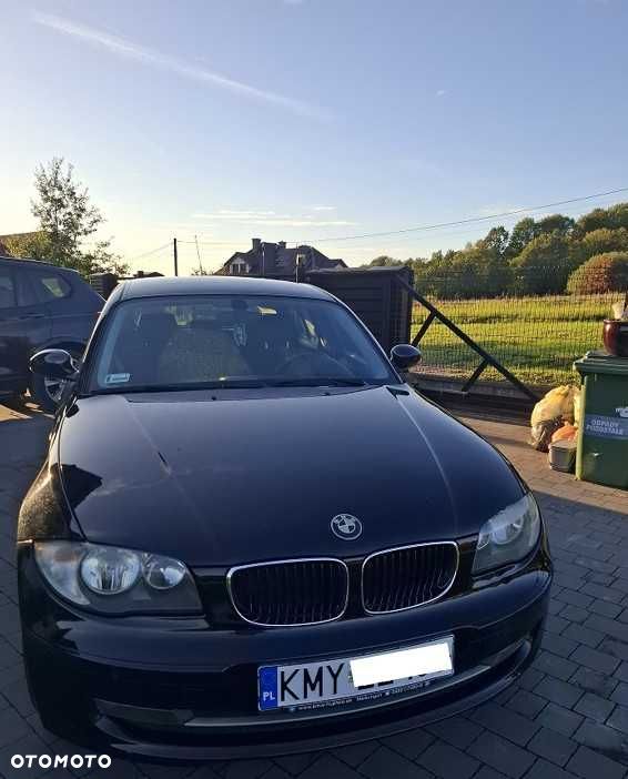 BMW Seria 1 116I 2008 photo 2