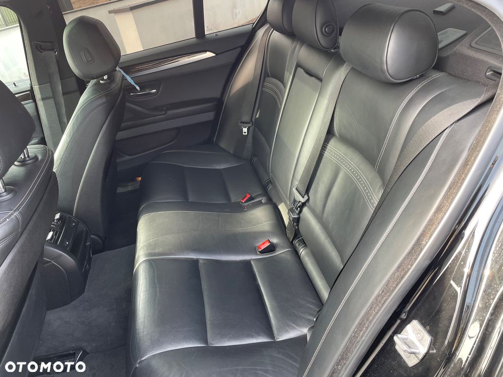 BMW Seria 5 528i xDrive Luxury Line - 24