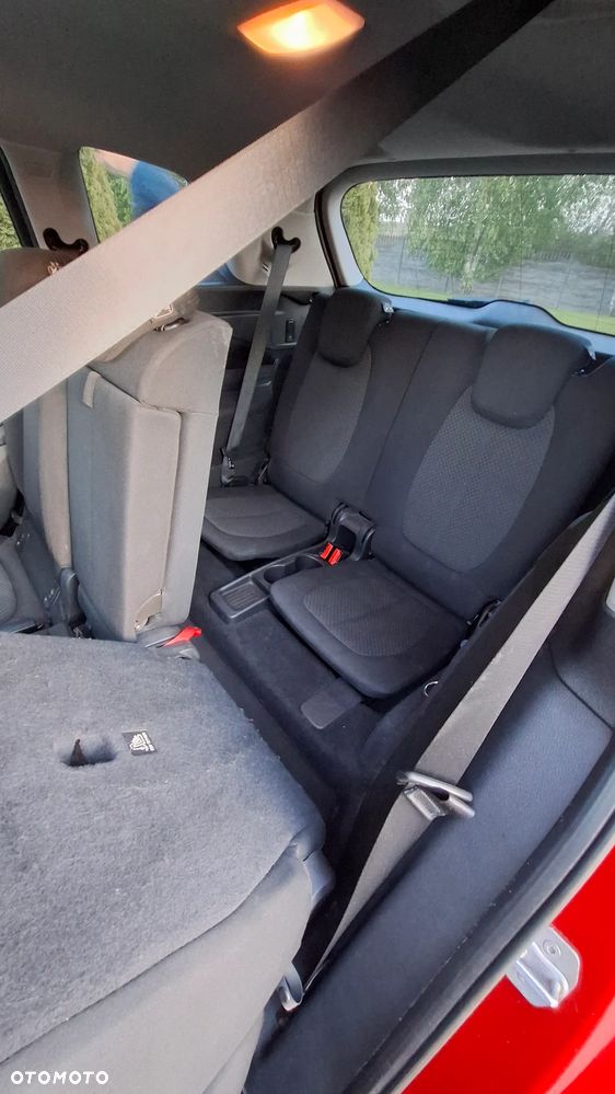 BMW Seria 2 218d - 16