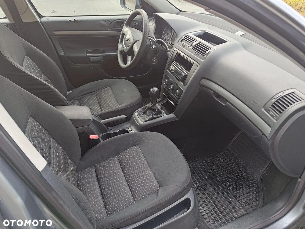 Skoda Octavia 1.6 Tour Classic - 11