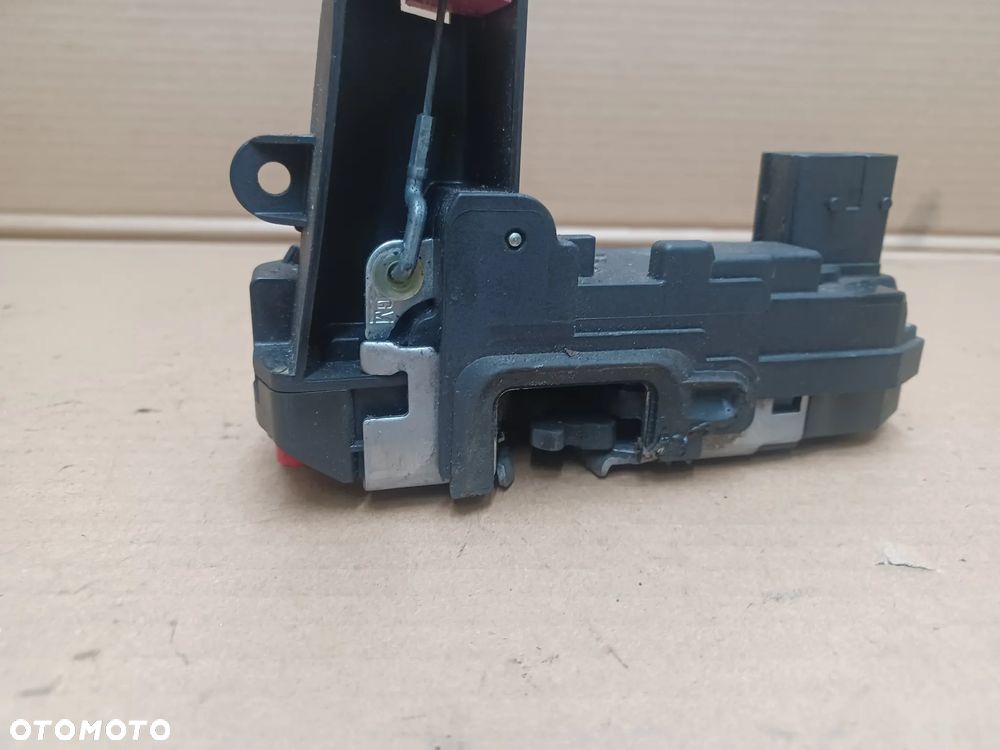 ZAMEK DRZWI PRAWY TYŁ ASTRA H 13128116GB - 5