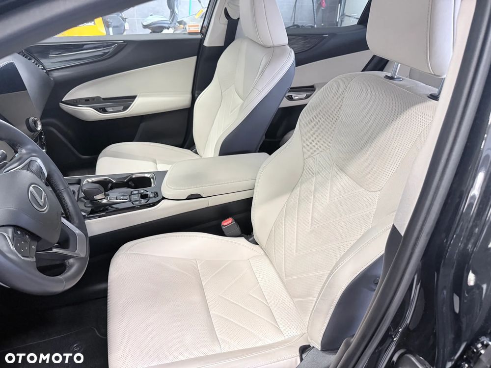 Lexus NX 450h+ Prestige AWD - 10