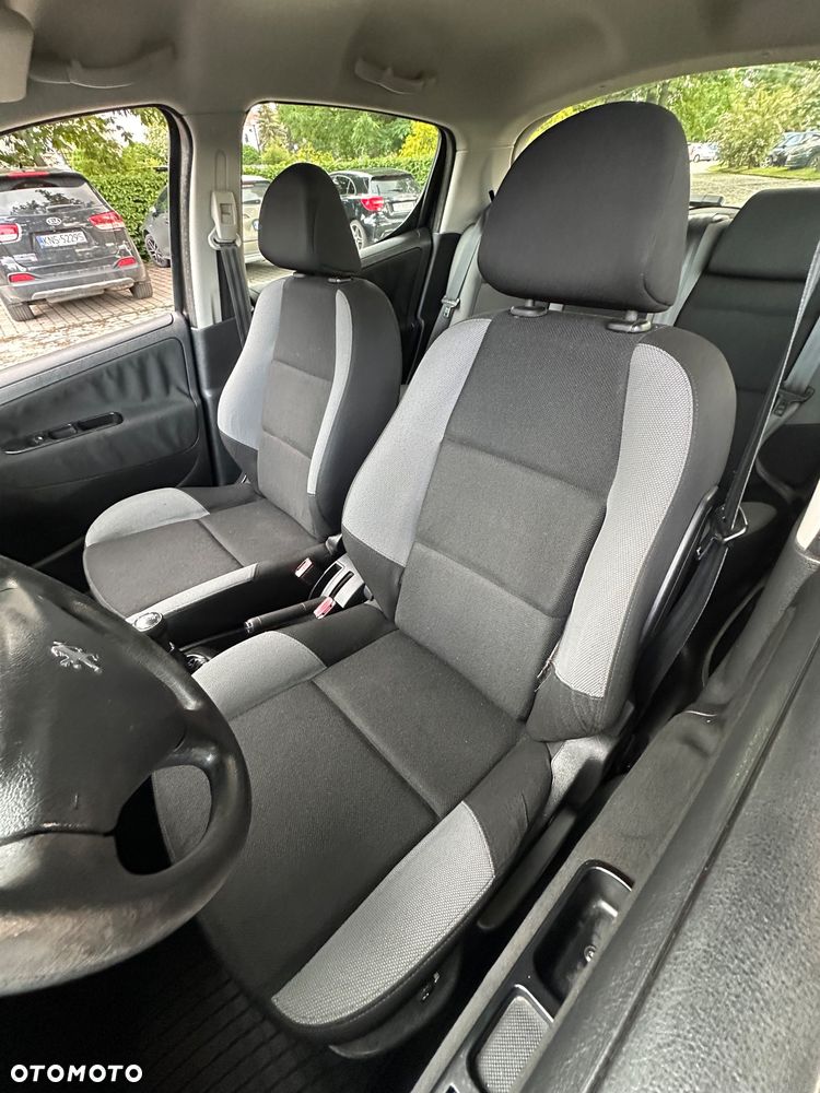 Peugeot 207 95 VTi Family - 17