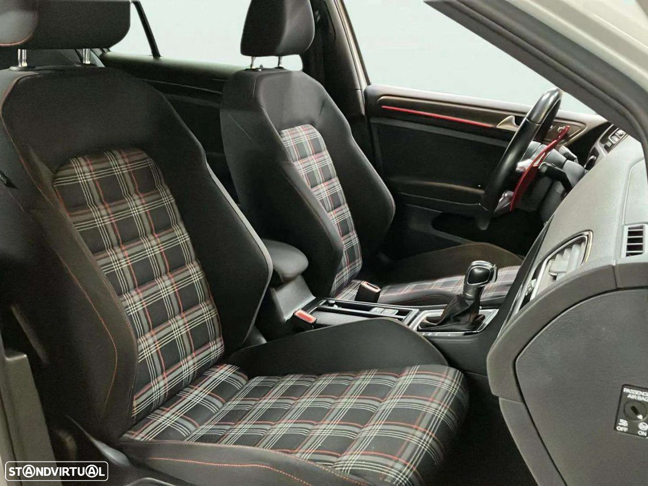 VW Golf 2.0 TSI GTI DSG Performance - 15